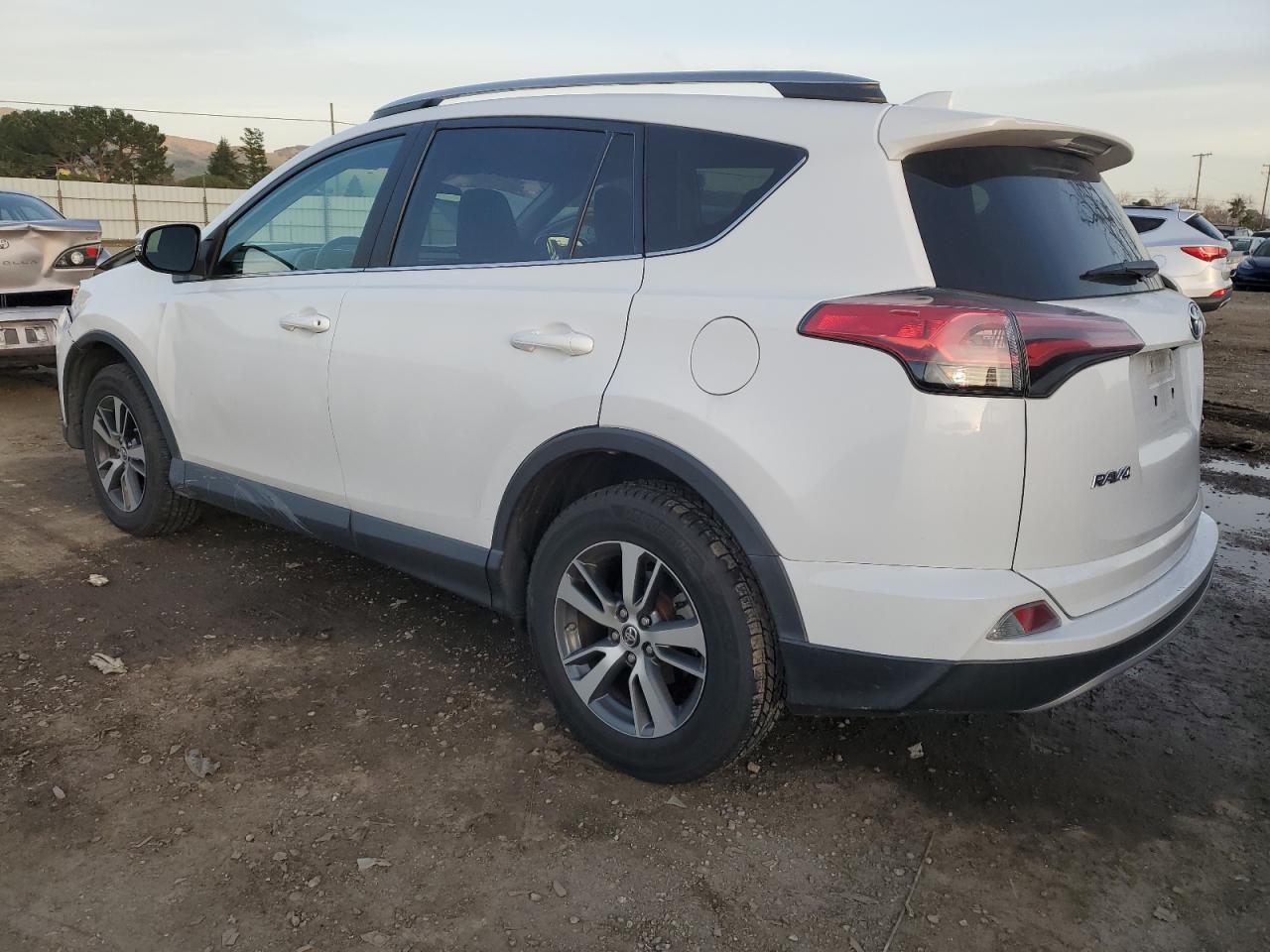 2018 Toyota RAV 4 VIN 2T3WFREV8JW435895 Copart auction photo, front end damage thumbnail 2