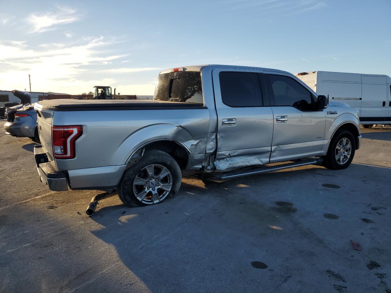 2015 Ford F-150 VIN 1FTEW1CP4FKD13939 Copart auction photo, side damage thumbnail 3