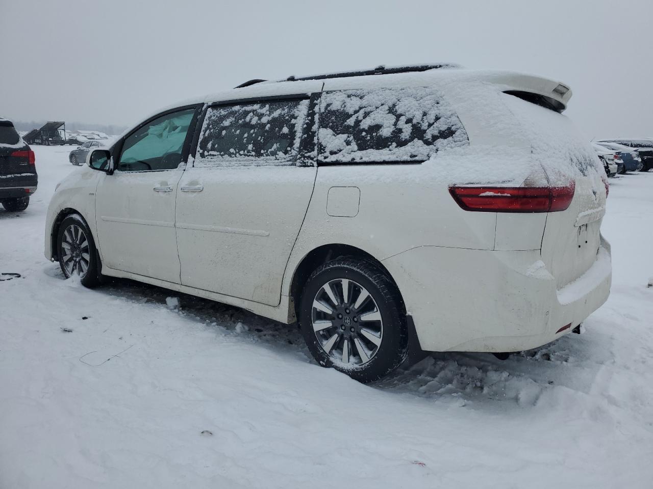 2018 Toyota Sienna VIN 5TDDZ3DC8JS206419 Copart auction photo, all over damage thumbnail 2