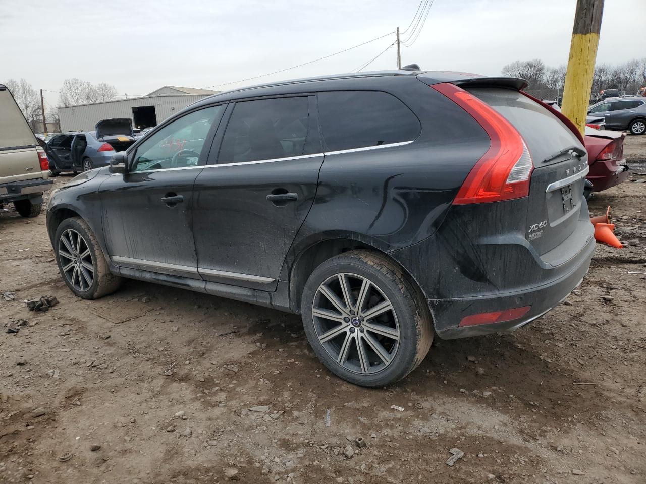 2017 Volvo XC60 VIN YV449MRU9H2013167 Copart auction photo, front end / rear end damage thumbnail 2