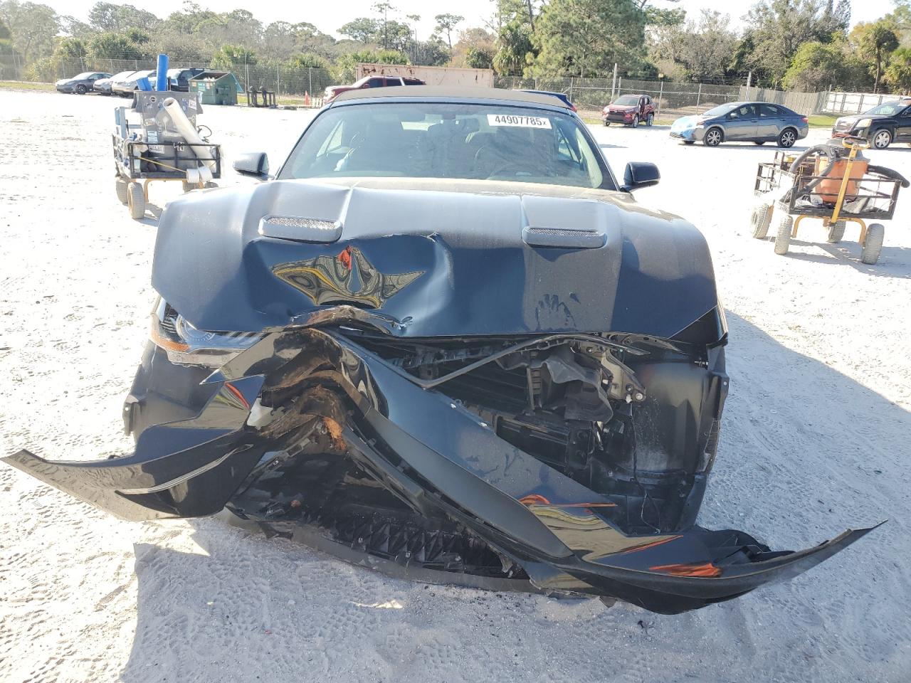 2020 Ford Mustang VIN 1FATP8UH6L5107994 Copart auction photo, front end damage thumbnail 5