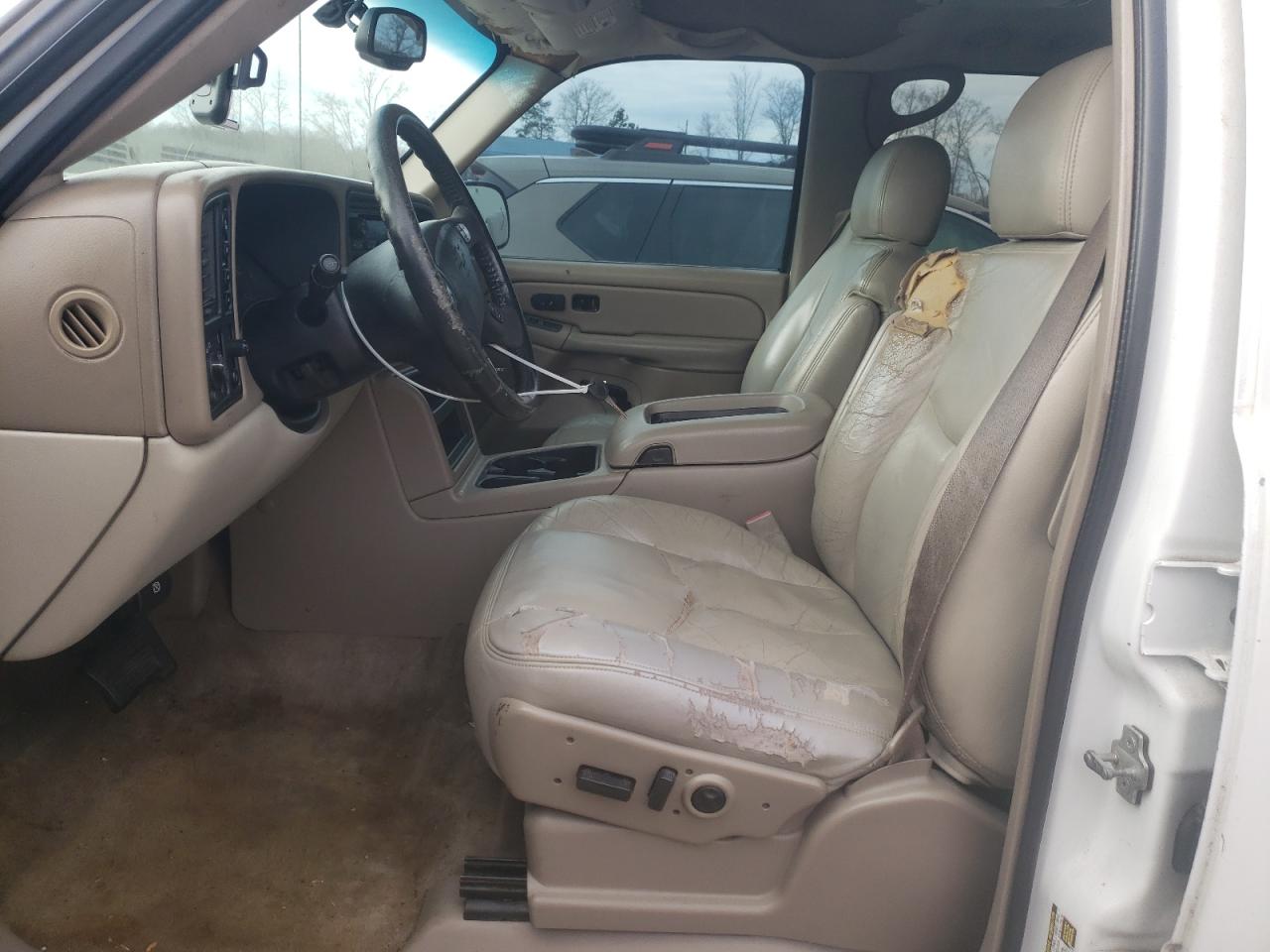 2005 Chevrolet Suburban VIN 3GNFK16Z25G122658 Copart auction photo, front end / minor dent/scratches damage thumbnail 7
