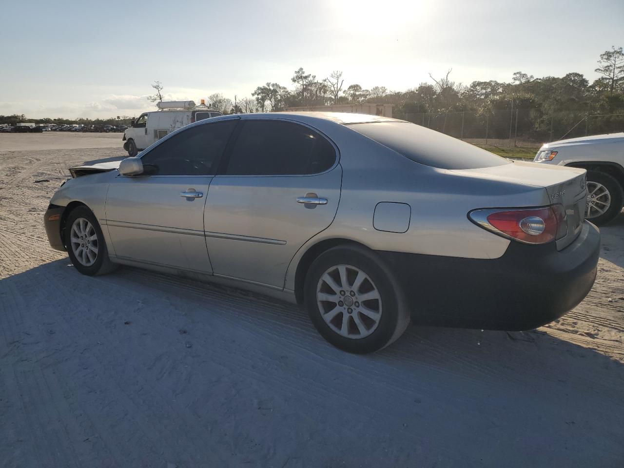 2003 Lexus ES VIN JTHBF30G030098309 Copart auction photo, front end / minor dent/scratches damage thumbnail 2