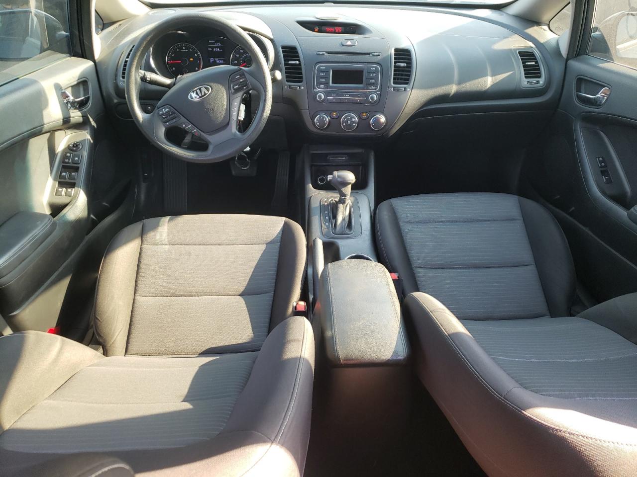 2015 KIA Forte VIN KNAFX4A64F5381148 Copart auction photo, vandalism damage thumbnail 8