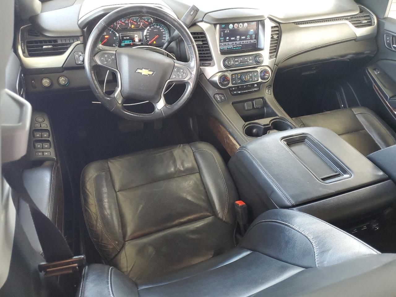 2019 Chevrolet Tahoe VIN 1GNSKBKC0KR343709 Copart auction photo, front end / minor dent/scratches damage thumbnail 8