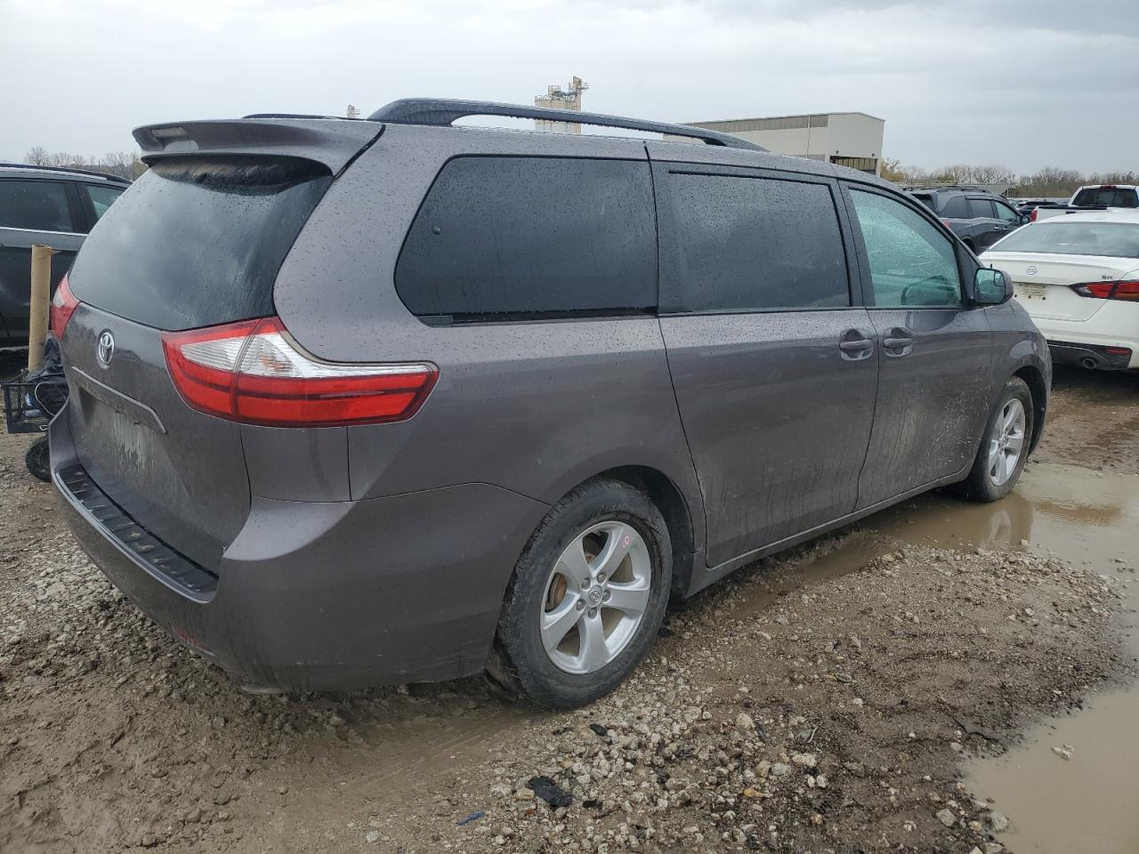 2015 Toyota Sienna VIN 5TDKK3DC3FS589415 Copart auction photo, front end damage thumbnail 3