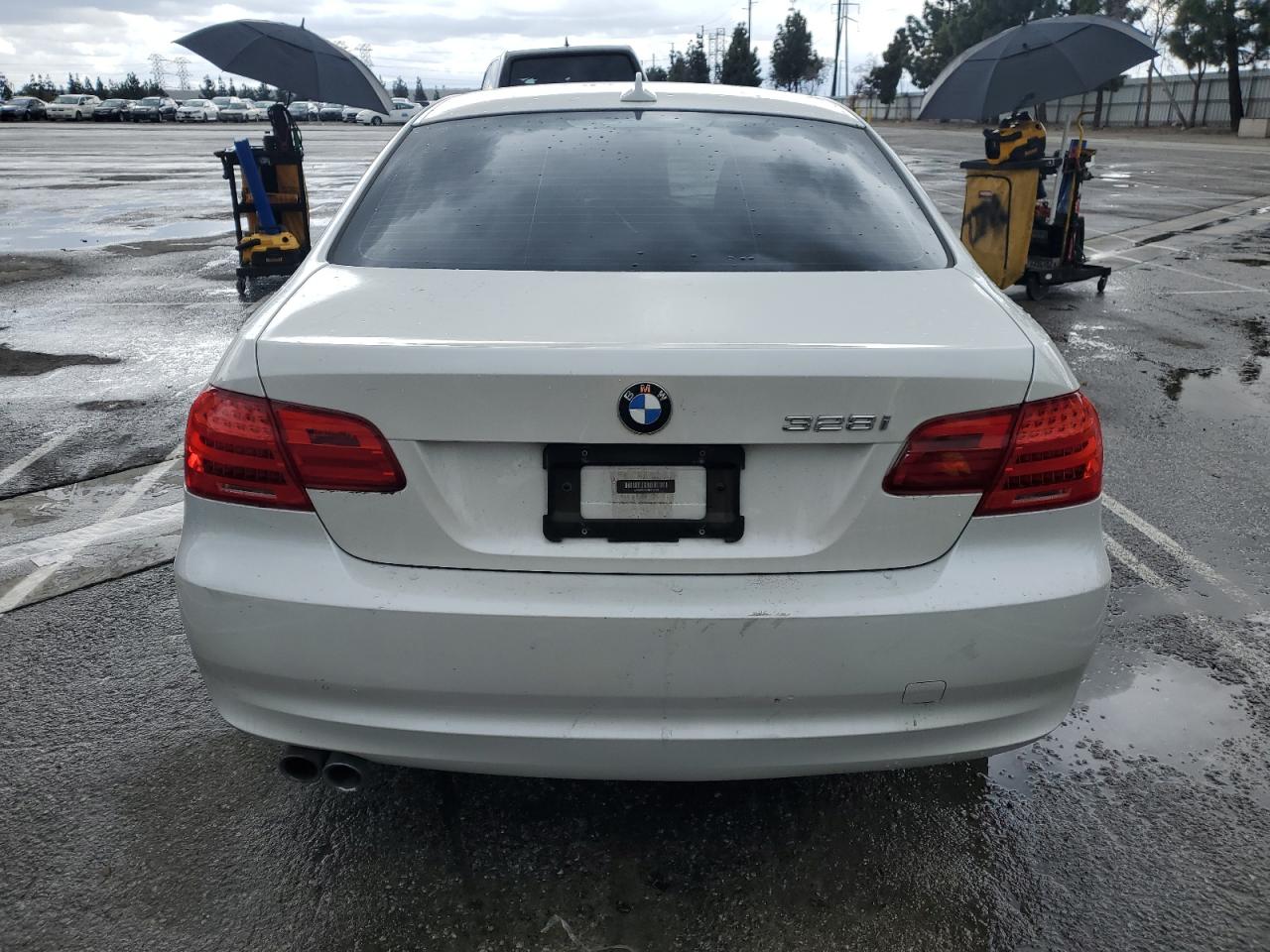 2011 BMW 3er VIN WBAKE5C55BE755422 Copart auction photo, front end damage thumbnail 6