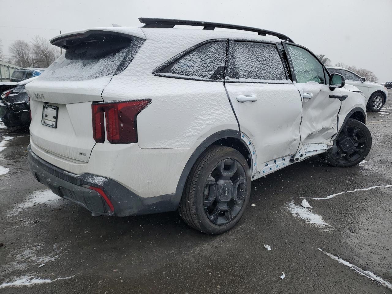 2024 KIA Sorento VIN 5XYRKDJF2RG256059 Copart auction photo, front end / side damage thumbnail 3