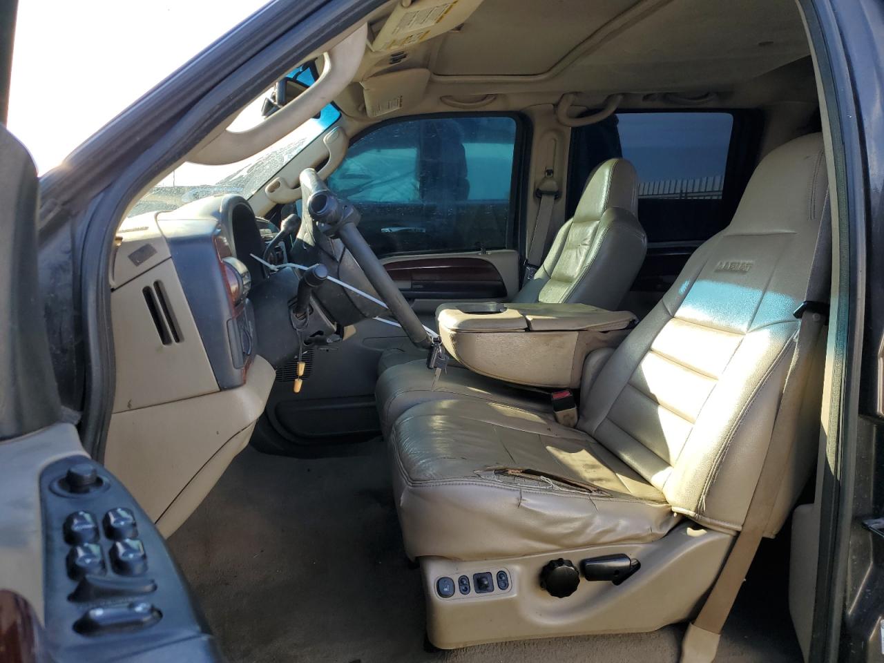 2006 Ford F350 VIN 1FTWW33P86EA10497 Copart auction photo, all over damage thumbnail 7
