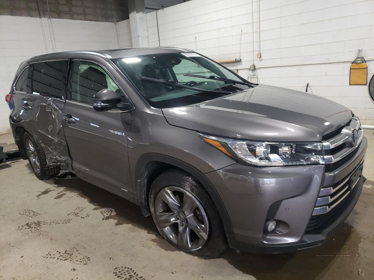 2017 Toyota Highlander VIN 5TDDGRFH9HS035904 Copart auction photo, side / rear end damage thumbnail 4