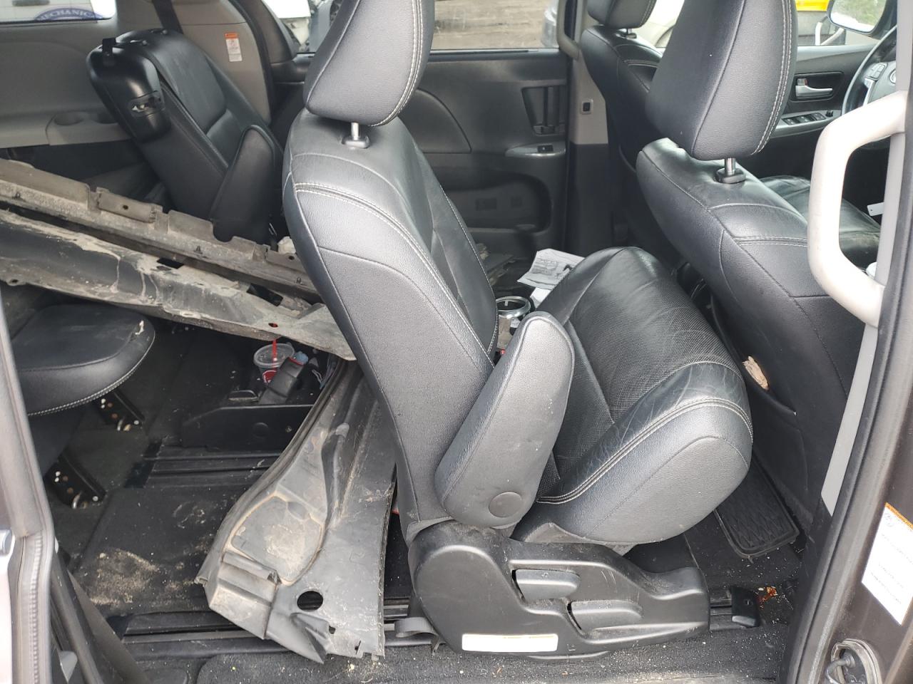 2016 Toyota Sienna VIN 5TDXK3DC3GS742964 Copart auction photo, front end damage thumbnail 11