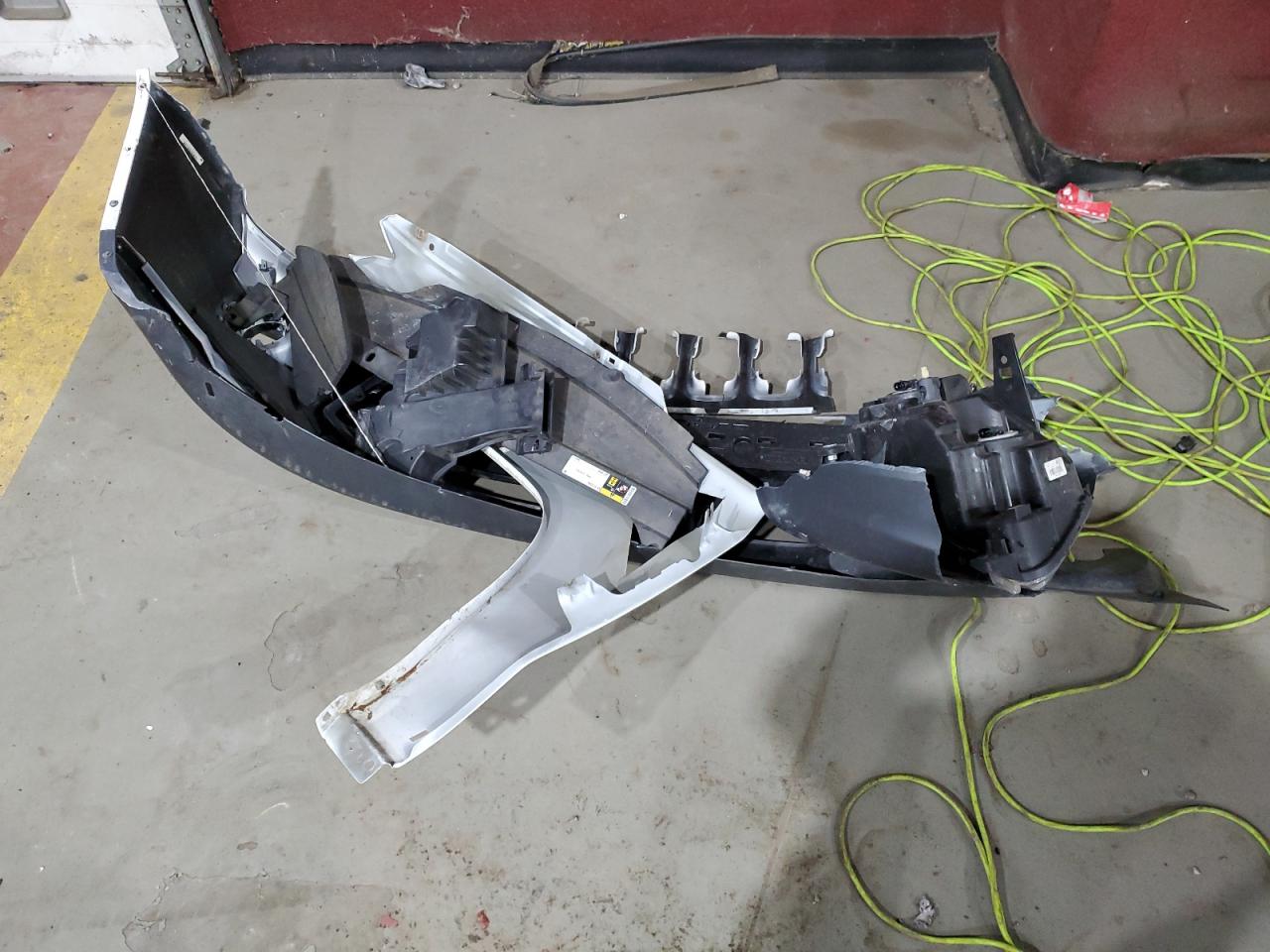 2016 Jeep Compass VIN 1C4NJDEB5GD772632 Copart auction photo, front end / side damage thumbnail 13