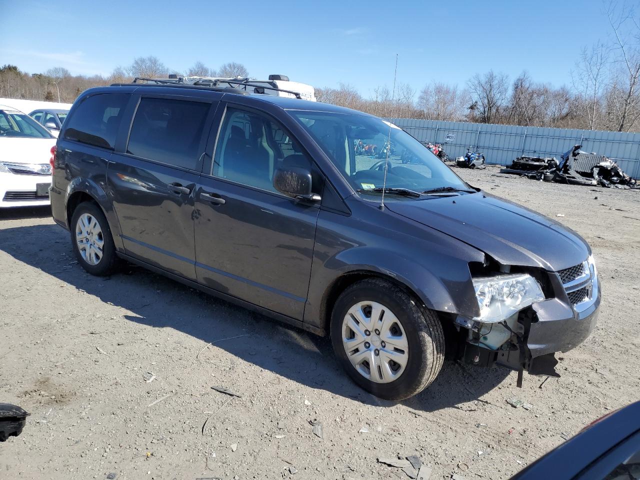 2019 Dodge Caravan VIN 2C4RDGBG8KR685081 Copart auction photo, front end / side damage thumbnail 4