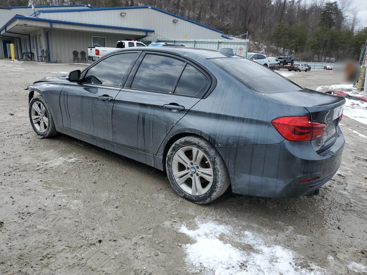 2016 BMW 3er VIN WBA8E3G58GNT74731 Copart auction photo, front end damage thumbnail 2