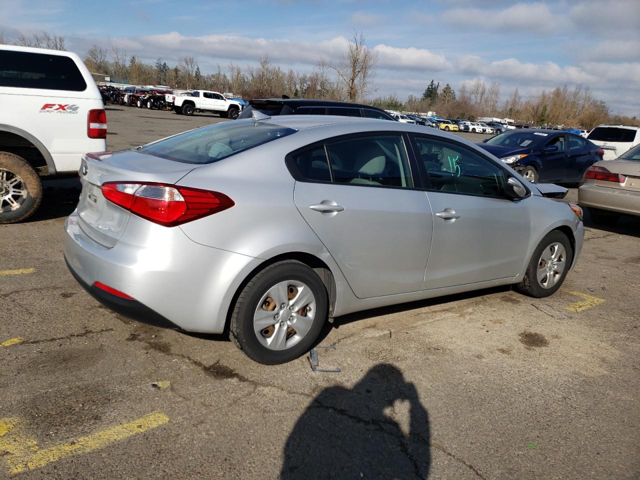 2015 KIA Forte VIN KNAFX4A6XF5424570 Copart auction photo, front end damage thumbnail 3