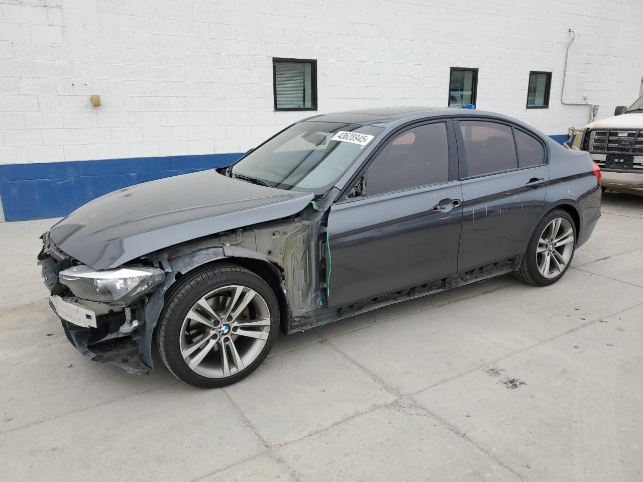 2013 BMW 3er VIN WBA3A5C59DF352749