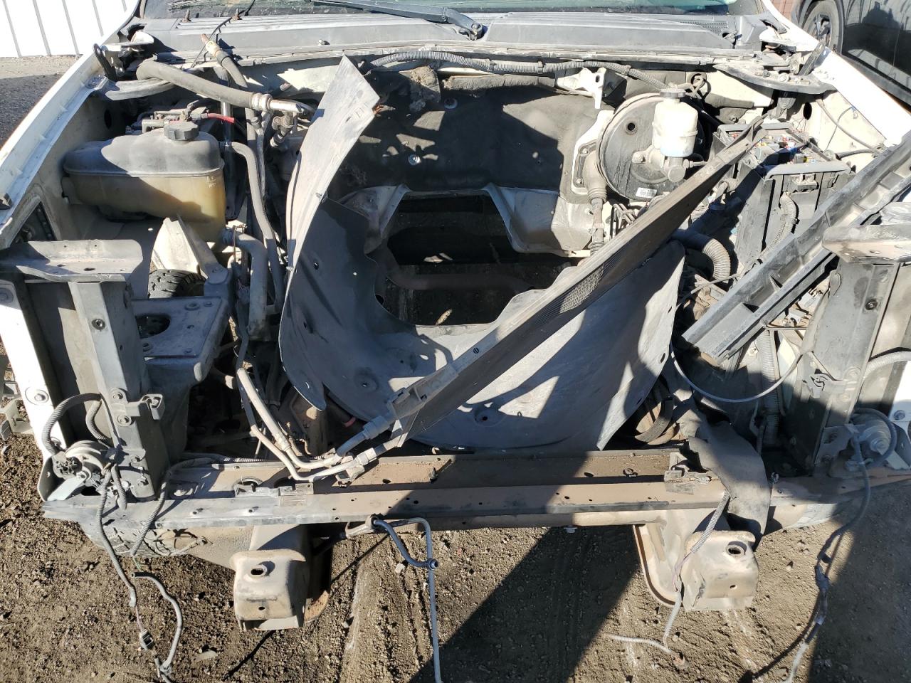 2010 Chevrolet Suburban VIN 1GNUCKE00AR227545 Copart auction photo, stripped damage thumbnail 12