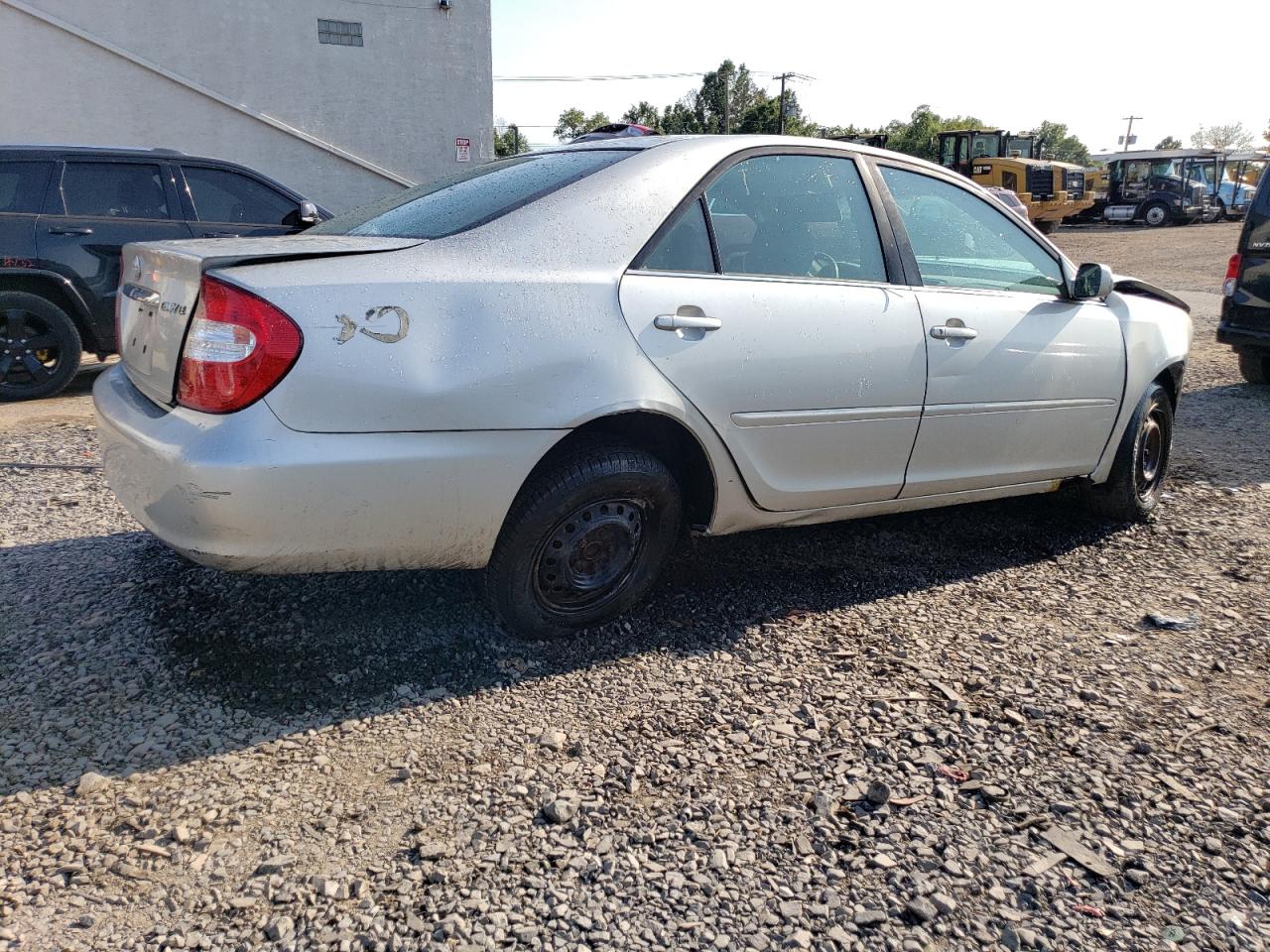 2004 Toyota Camry VIN 4T1BE32K24U870465 Copart auction photo, front end / rear end damage thumbnail 3