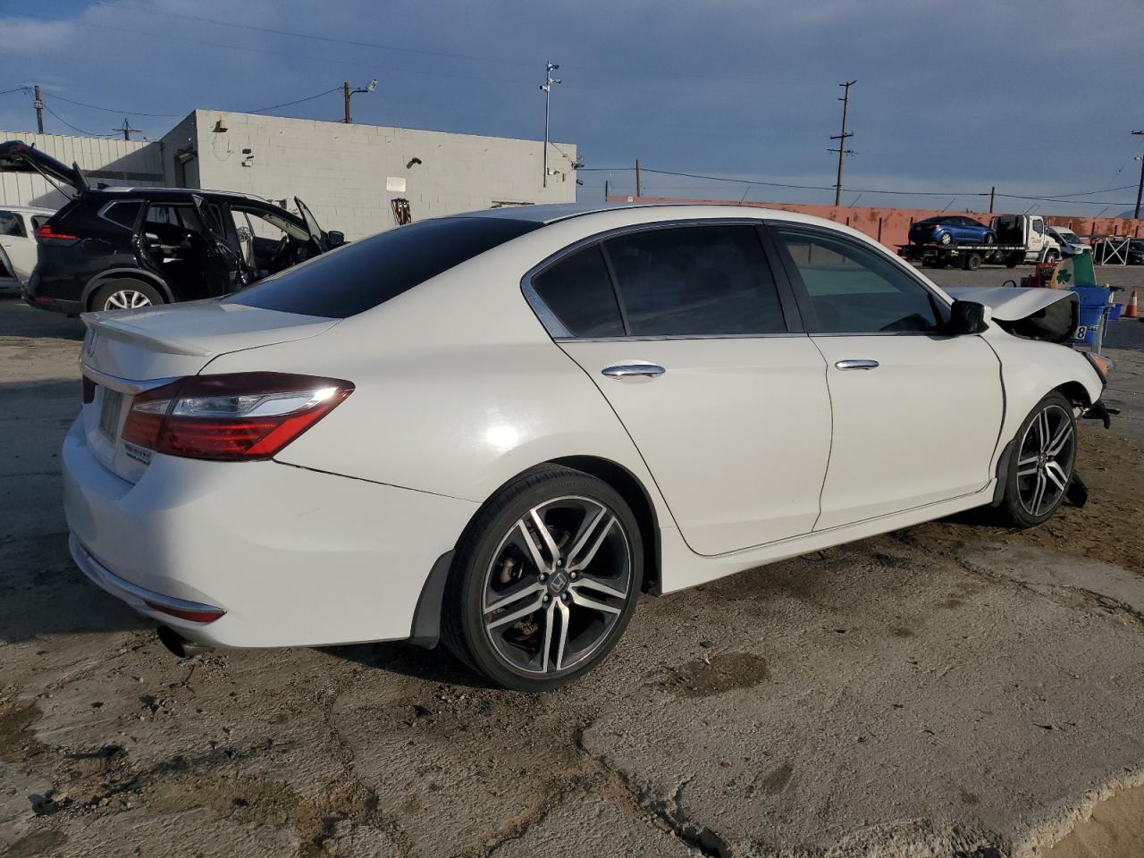 2017 Honda Accord VIN 1HGCR2F18HA076782 Copart auction photo, front end damage thumbnail 3