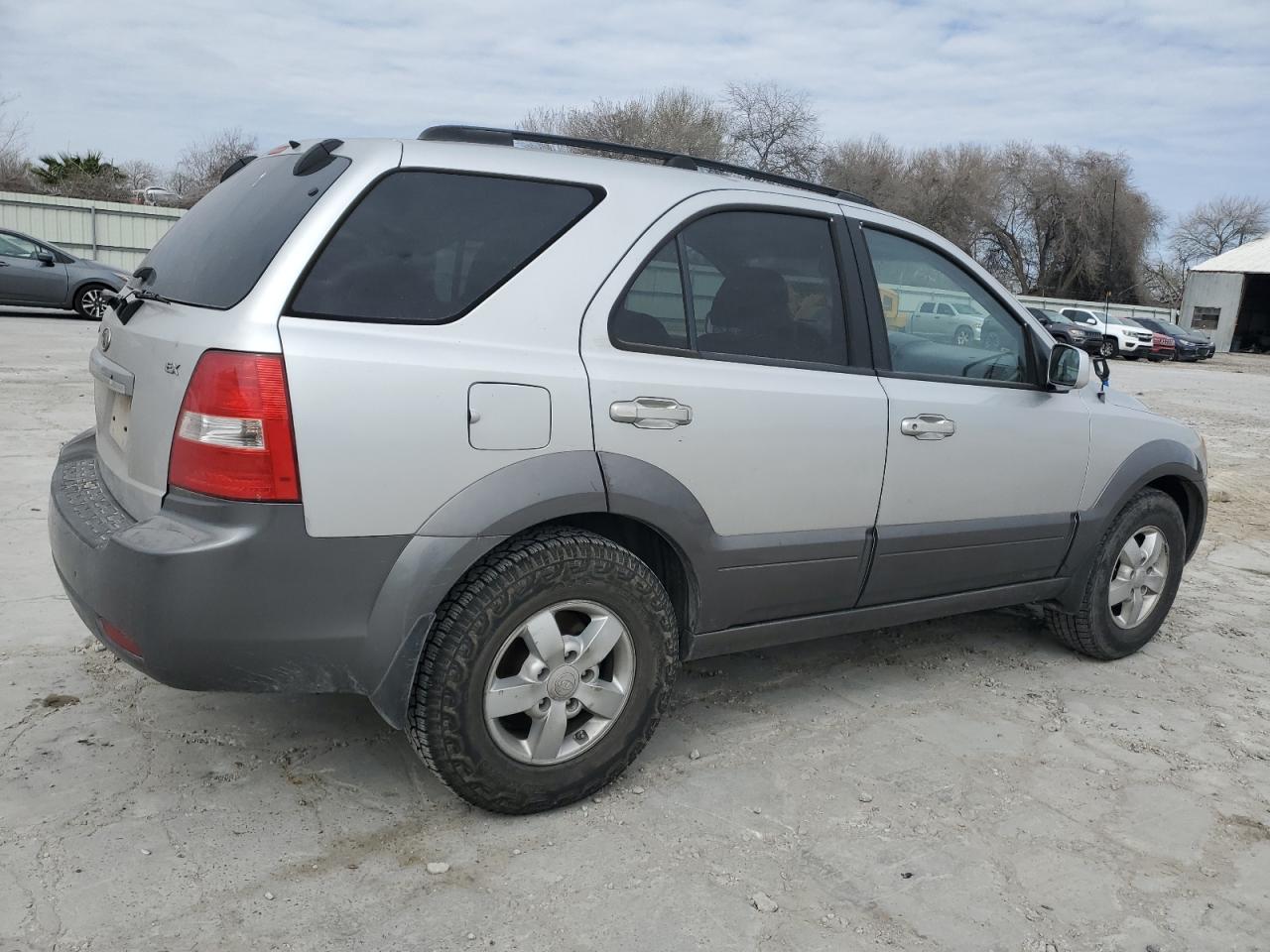 2008 KIA Sorento VIN KNDJD736985840021 Copart auction photo, side damage thumbnail 3