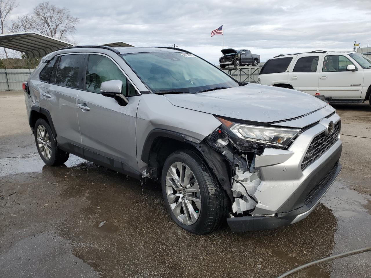 2021 Toyota RAV 4 VIN 2T3Y1RFV5MC115445 Copart auction photo, front end / rear end damage thumbnail 4