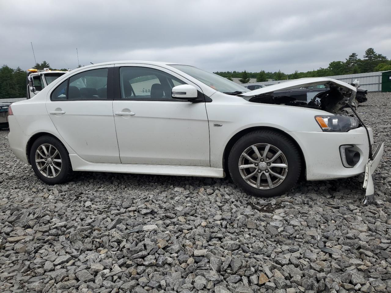 2016 Mitsubishi Lancer VIN JA32V2FWXGU003040 Copart auction photo, front end / minor dent/scratches damage thumbnail 4