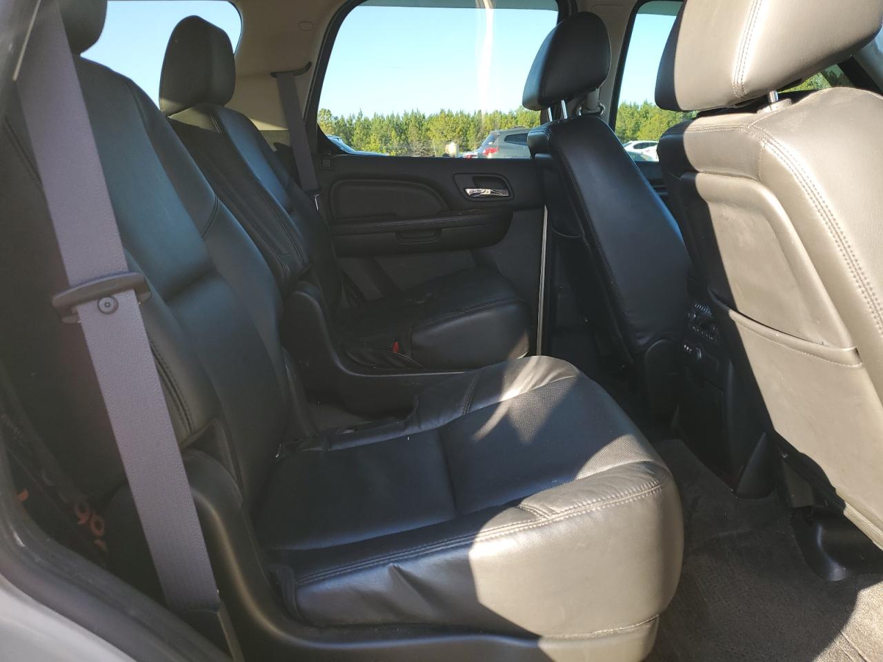 2011 Cadillac Escalade VIN 1GYS4BEF7BR162383 Copart auction photo, side / rear end damage thumbnail 11