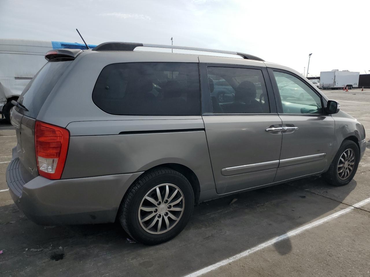 2011 KIA Sedona VIN KNDMH4C73B6373348 Copart auction photo, all over / minor dent/scratches damage thumbnail 3