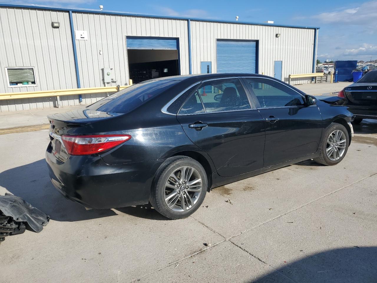 2017 Toyota Camry VIN 4T1BF1FK2HU416024 Copart auction photo, front end / minor dent/scratches damage thumbnail 3