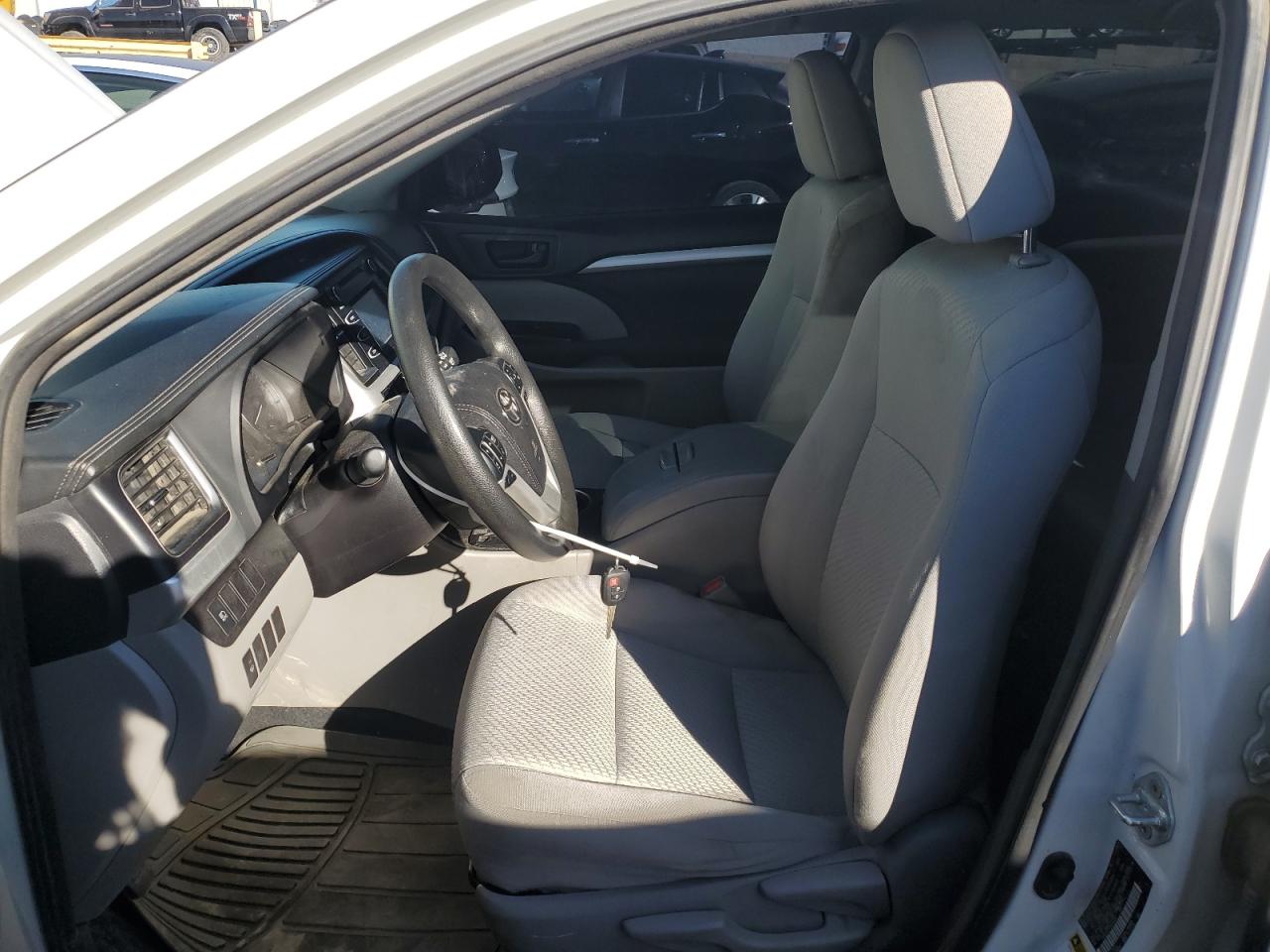 2017 Toyota Highlander VIN 5TDBZRFH7HS418242 Copart auction photo, front end / rear end damage thumbnail 7