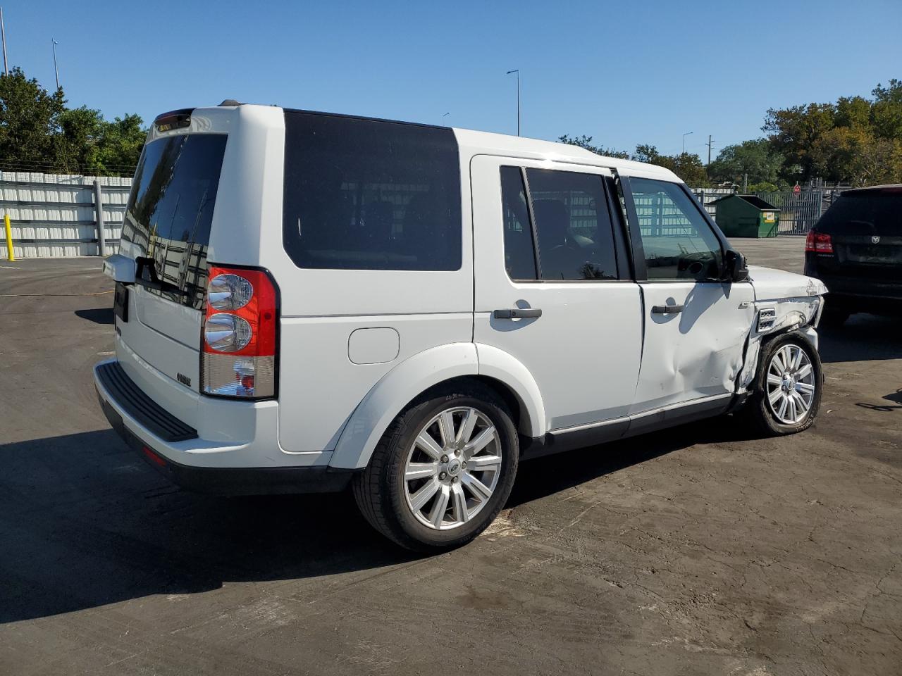 2013 Land Rover LR4 VIN SALAG2D43DA659949 Copart auction photo, side / front end damage thumbnail 3