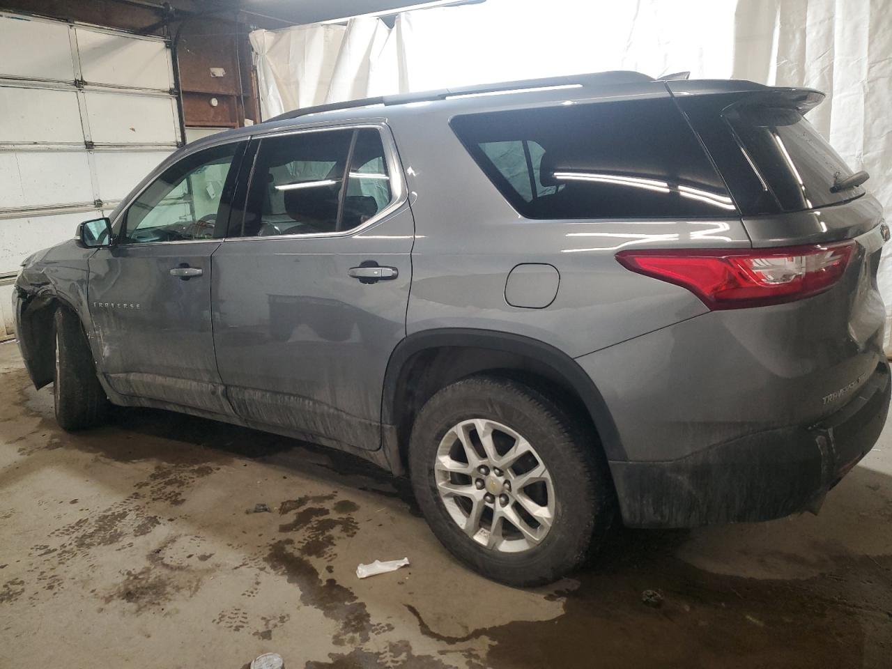 2019 Chevrolet Traverse VIN 1GNEVGKW7KJ318722 Copart auction photo, front end / side damage thumbnail 2