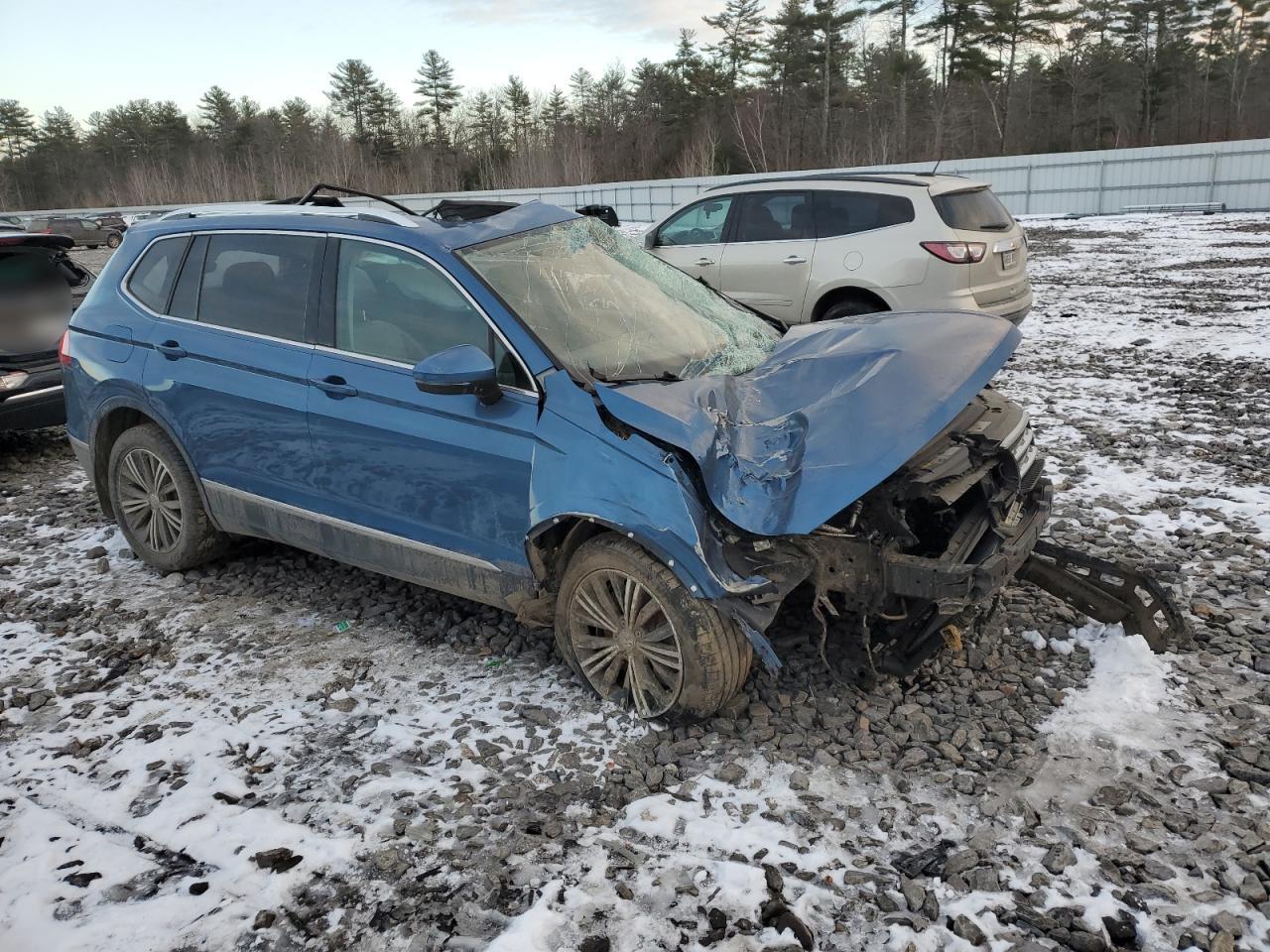 2019 Volkswagen Tiguan VIN 3VV2B7AX2KM025488 Copart auction photo, front end / all over damage thumbnail 4