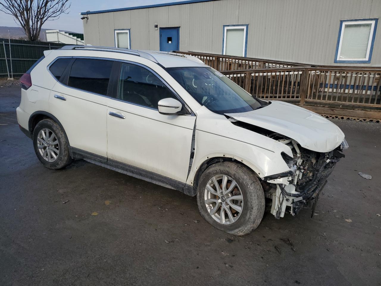 2019 Nissan Rogue VIN KNMAT2MV9KP559747 Copart auction photo, front end / side damage thumbnail 4