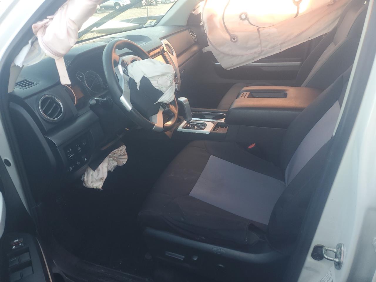 2017 Toyota Tundra VIN 5TFDY5F10HX640235 Copart auction photo, front end damage thumbnail 7