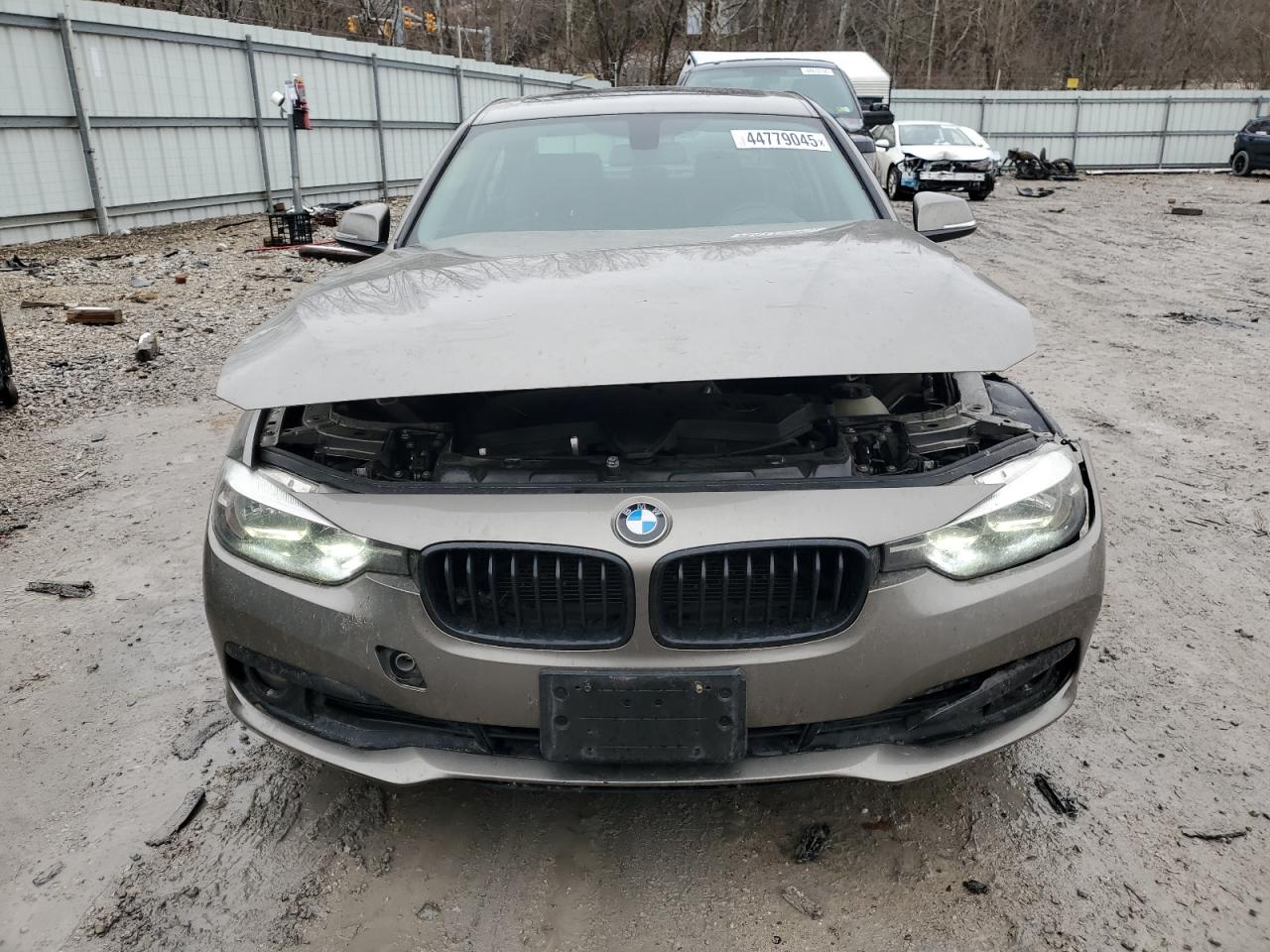 2016 BMW 3er VIN WBA8E5G5XGNT93129 Copart auction photo, front end / side damage thumbnail 5
