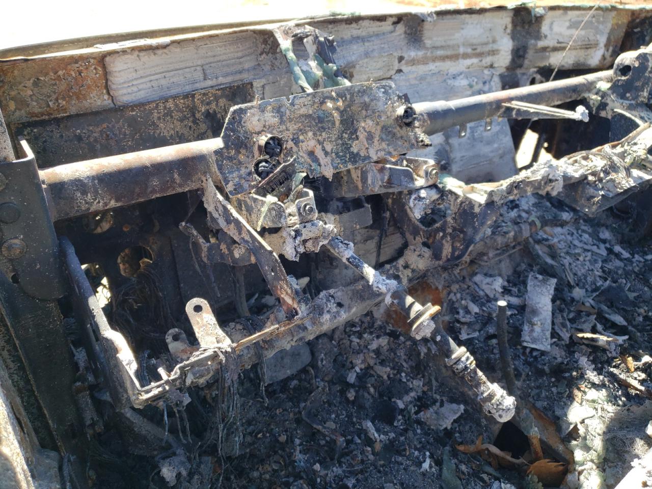 2003 Ford F250 VIN 1FTNX21P53EB53182 Copart auction photo, burn / side damage thumbnail 9