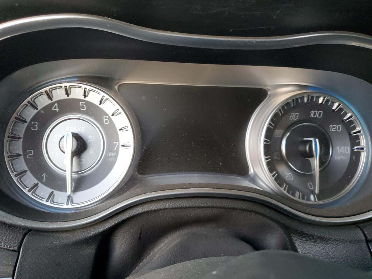 2018 Chrysler 300 VIN 2C3CCARG8JH302423 Copart auction photo, burn / front end damage thumbnail 9