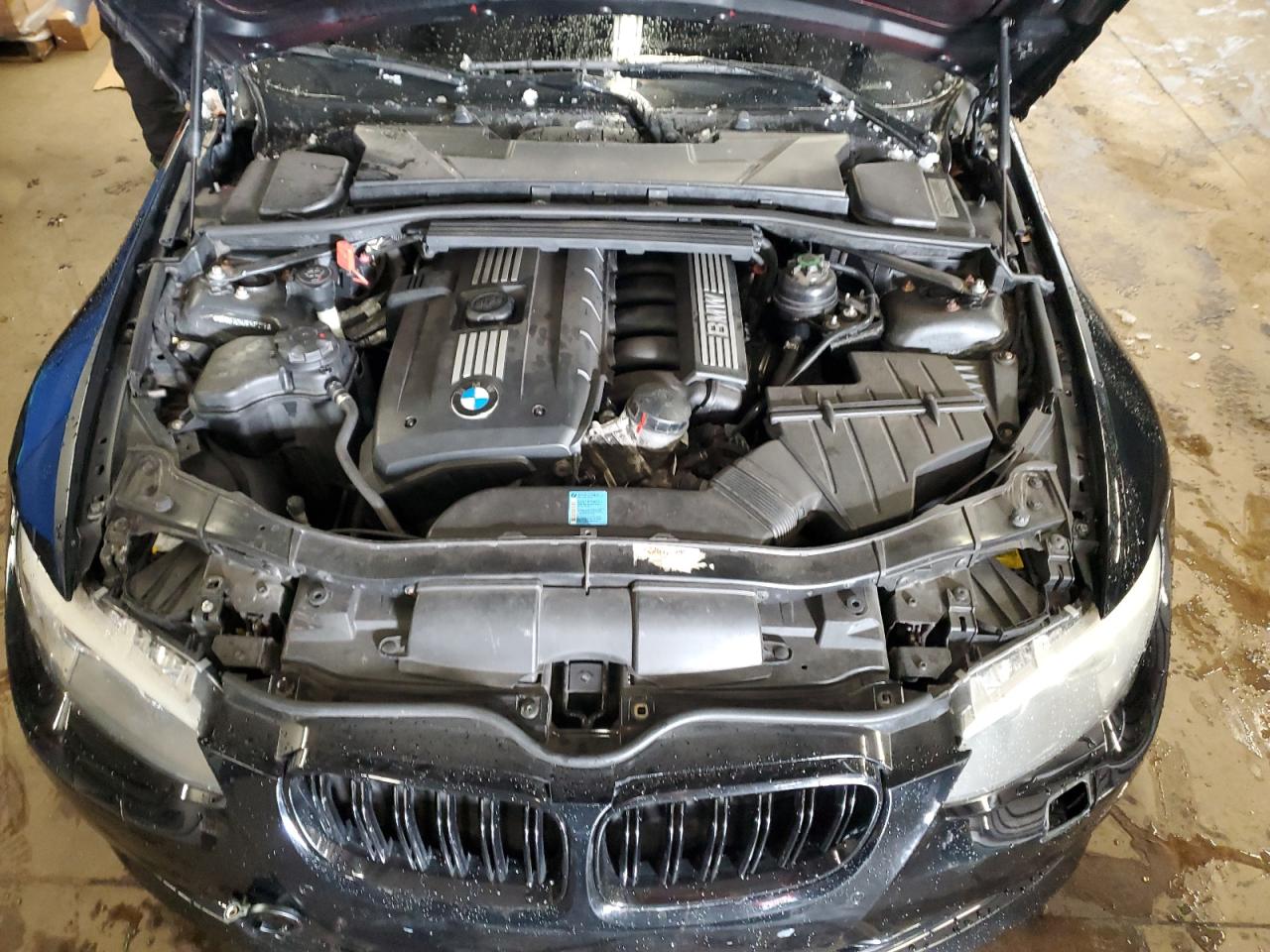 2011 BMW 3er VIN WBAKF3C54BE567279 Copart auction photo, side / minor dent/scratches damage thumbnail 11