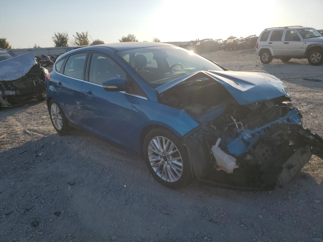 2016 Ford Focus VIN 1FADP3N28GL226231 Copart auction photo, front end / minor dent/scratches damage thumbnail 4