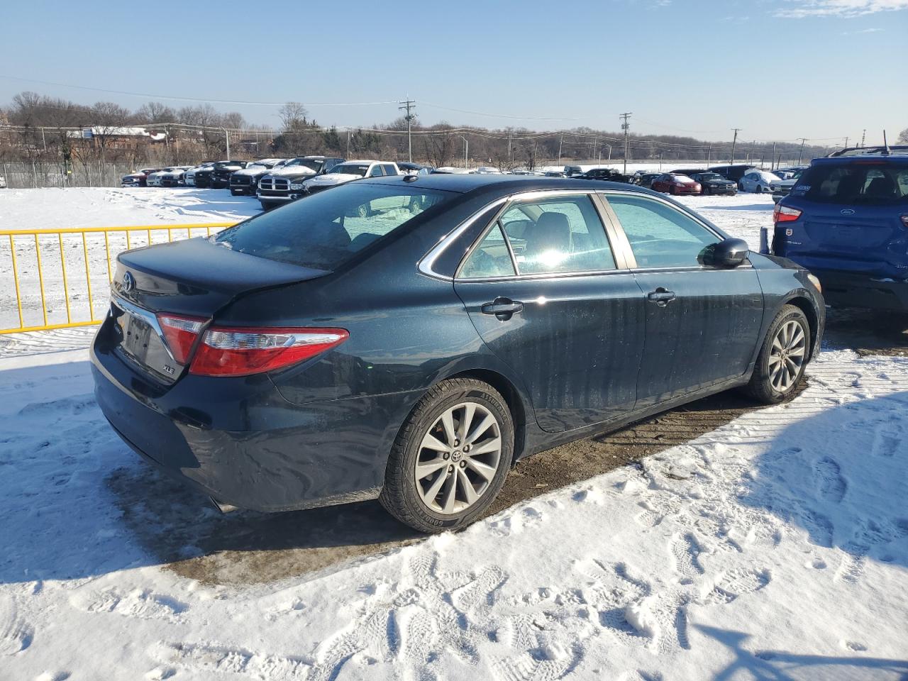 2015 Toyota Camry VIN 4T1BF1FK2FU987901 Copart auction photo, rear end / side damage thumbnail 3