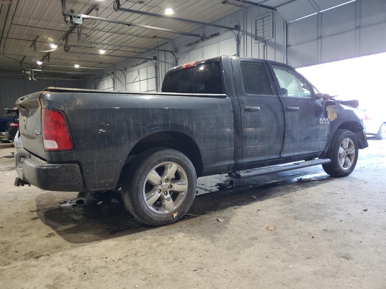 2018 RAM 1500 VIN 1C6RR7FG1JS328048 Copart auction photo, all over / front end damage thumbnail 3