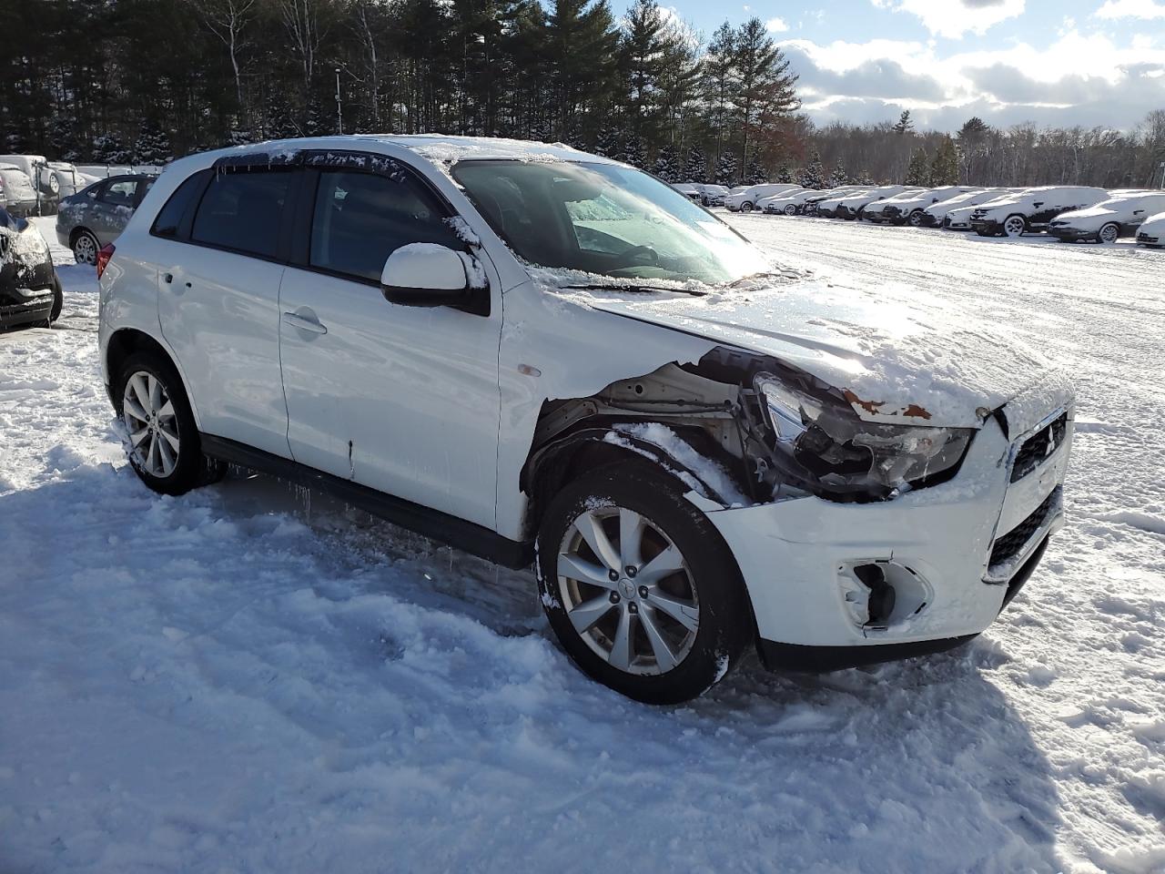 2014 Mitsubishi Outlander VIN 4A4AP3AU5EE008830 Copart auction photo, front end / minor dent/scratches damage thumbnail 4