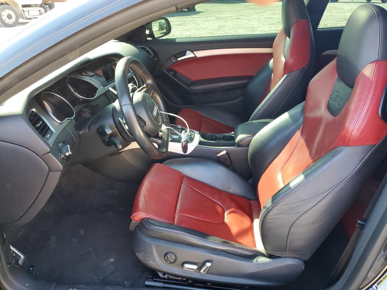 2014 Audi RS5 VIN WAUCGAFR6EA033605 Copart auction photo, undercarriage / minor dent/scratches damage thumbnail 7