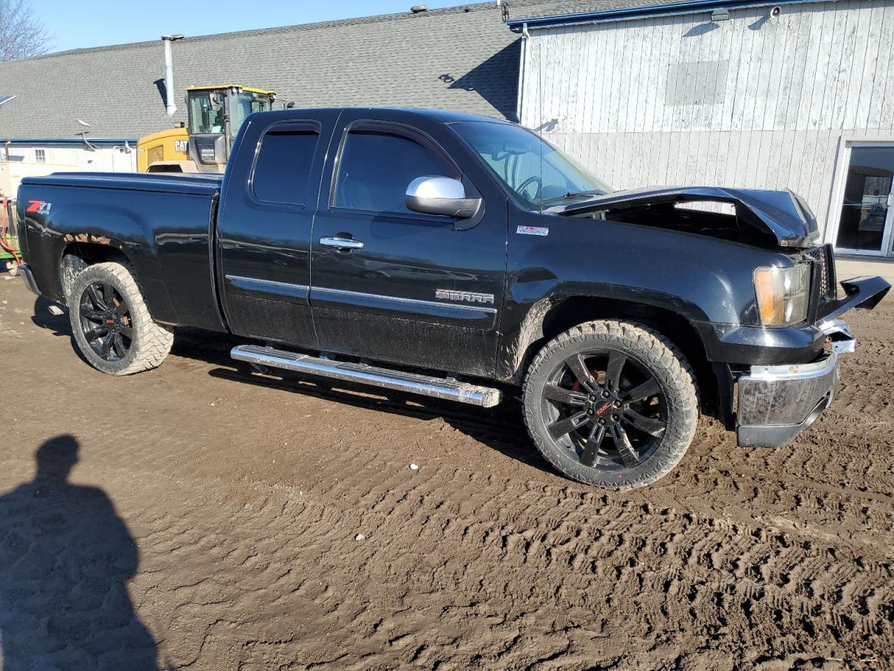 2011 GMC Sierra VIN 1GTR2VE32BZ161921 Copart auction photo, front end / minor dent/scratches damage thumbnail 4