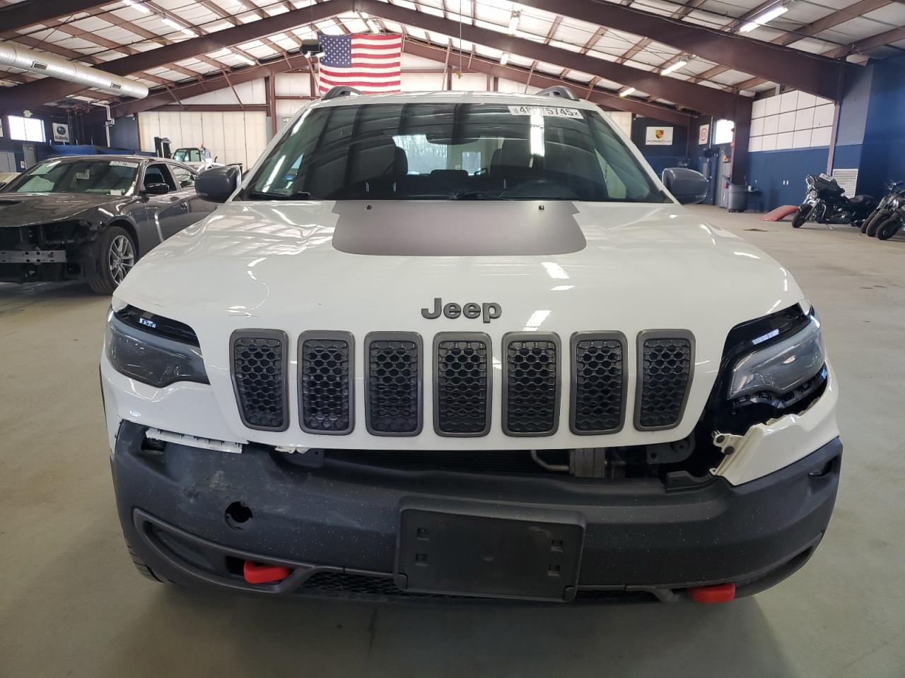 2019 Jeep Cherokee VIN 1C4PJMBX7KD288706 Copart auction photo, front end / minor dent/scratches damage thumbnail 5