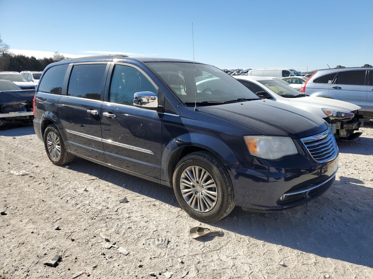 2015 Chrysler Town & Country VIN 2C4RC1CG9FR520564 Copart auction photo, side / minor dent/scratches damage thumbnail 4
