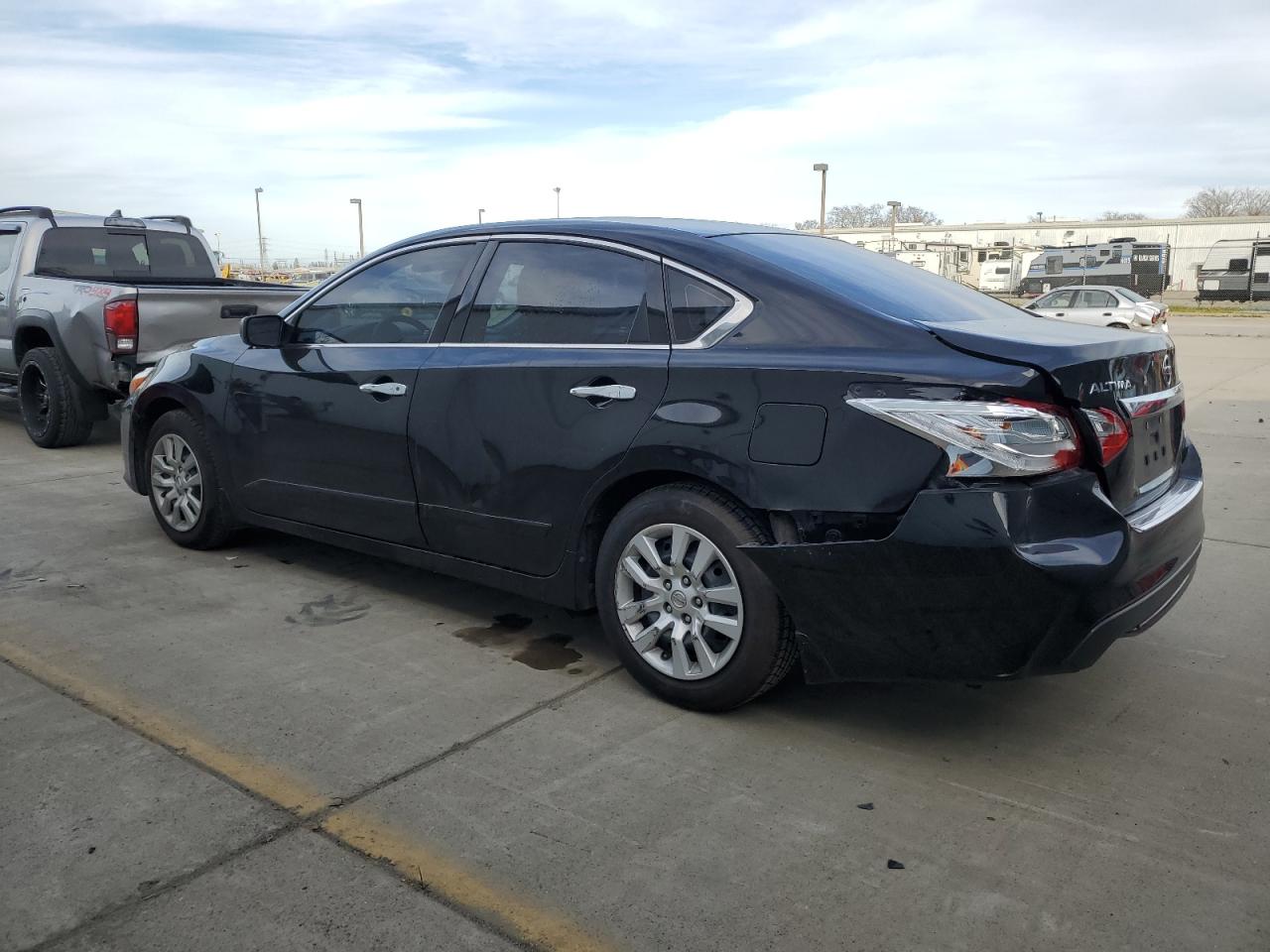 2017 Nissan Altima VIN 1N4AL3AP4HN304817 Copart auction photo, rear end damage thumbnail 2
