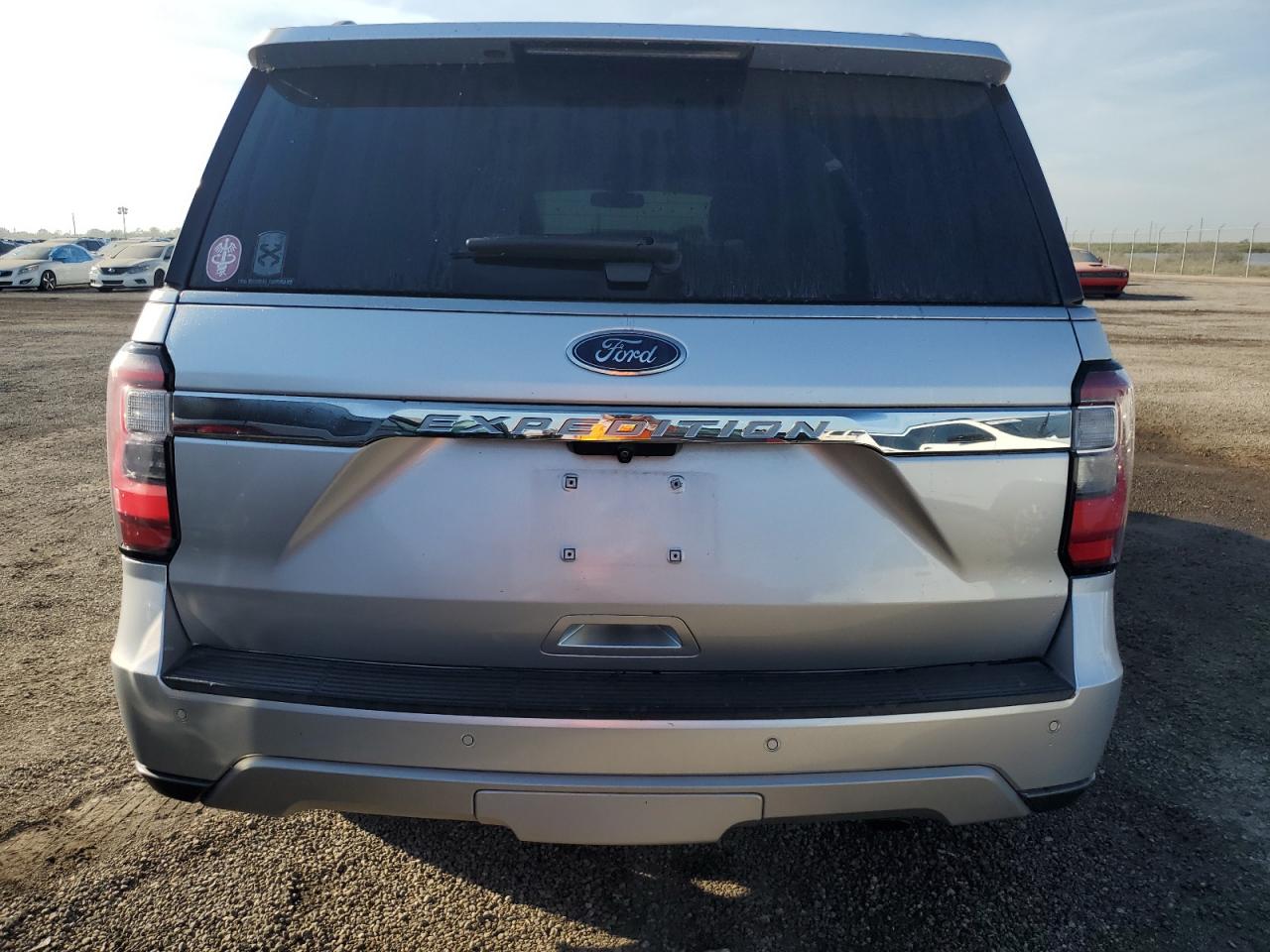 2018 Ford Expedition VIN 1FMJU2AT7JEA23403 Copart auction photo, water/flood damage thumbnail 6