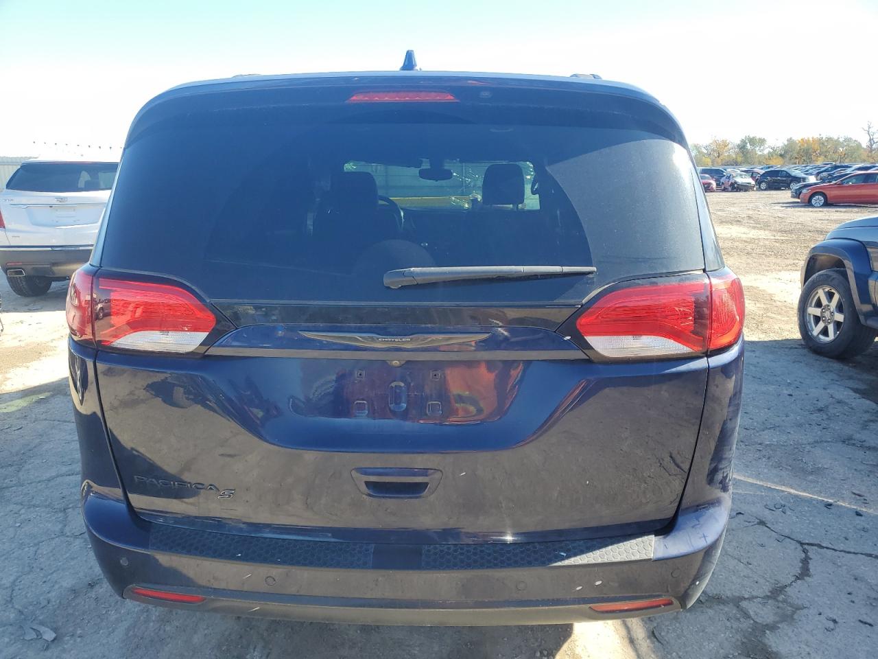 2018 Chrysler Pacifica VIN 2C4RC1BG9JR261133 Copart auction photo, front end damage thumbnail 6